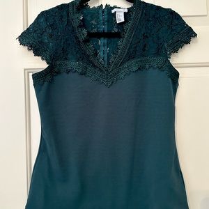 H&M - M - vintage inspired green top with gorgeous lace detail & back buttons